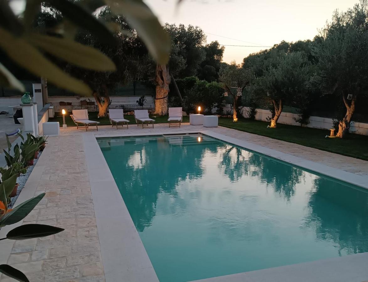 Il Vecchio Carrubo - Villa Con Piscina A Sfioro 마키아 디 몬테 외부 사진